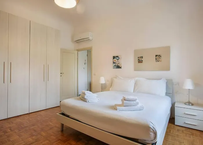 Apartament Palazzo Borghese 2 Bedroom Florencja