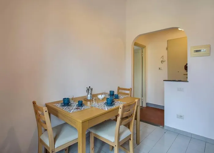 Palazzo Borghese 2 Bedroom *